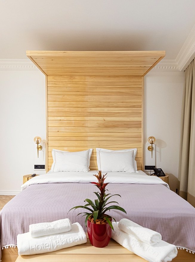 Guzmania Room